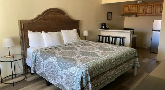 Люкс Deluxe Bishop Village Motel