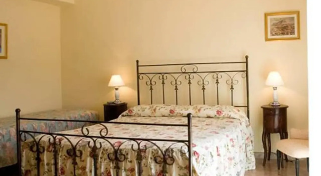 Bed & Breakfast Villa Flora, Buchen Sie Villa Villen in Cilento Coast, Villa