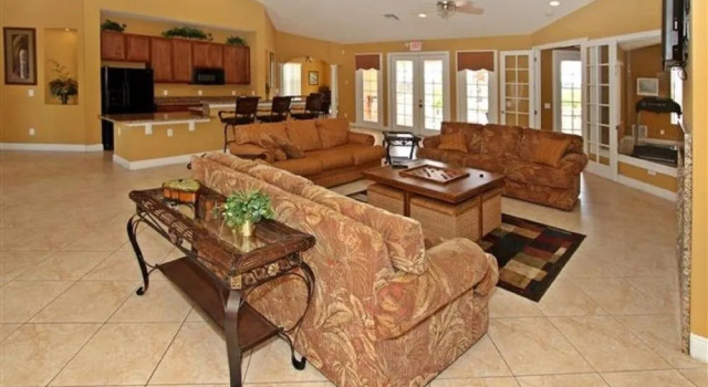 4 Bedrooms Vacation Home by RedAwning, Book Hotel Kissimmee Kissimmee