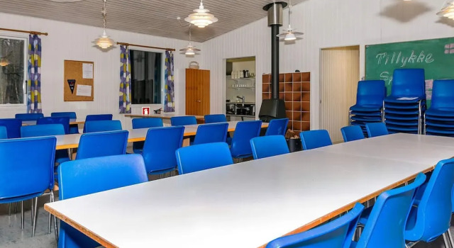 Коттедж 4 Person Holiday Park Home in Laeso