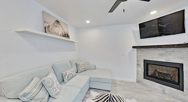 262sbern 4 Bedroom Home, Забронировать Дом для отпуска Отели в центре Биг-Бэар-Сити, в центре