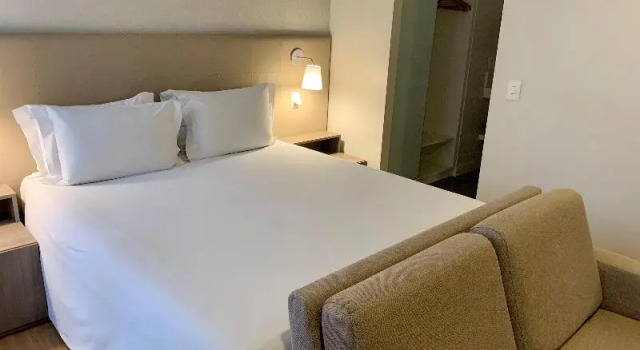 Двухместный номер Deluxe с балконом Staybridge Suites São Paulo by IHG
