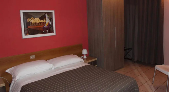 Hotel Pontenuovo, Book Hotel Hotels in Merone with Parking, Parking