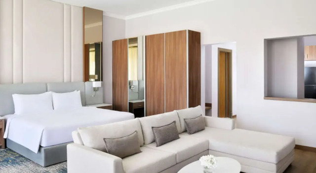 Двухместный полулюкс Mövenpick Hotel Waad Al Shamal