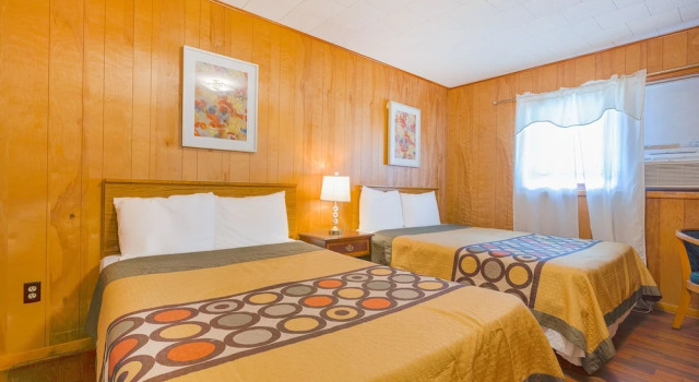 Четырёхместный семейный номер Standard Parkside Motel by OYO Meadville Conneaut Lake
