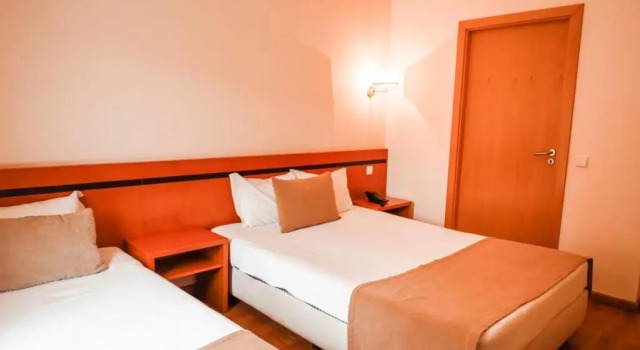Одноместный номер Standard с балконом Vitoria Hotel