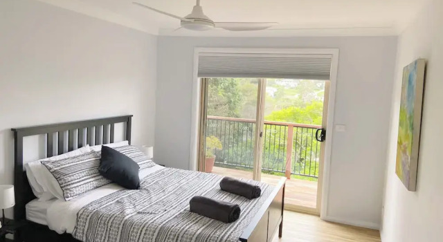 Treeview - A Beautiful 3-bed House in Kiama, Забронировать Дом для отпуска Коттеджи Кайэма, рядом с Музей Pilots Cottage, Коттедж