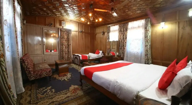 Houseboat Nairobi by OYO Rooms, Забронировать Отель Сринагар Jammu & Kashmir Ski