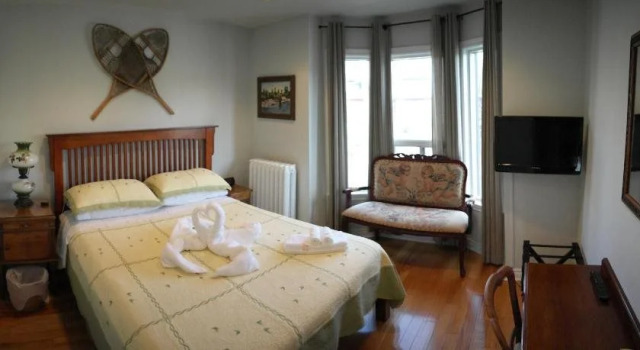 Rose Garden Bed and Breakfast, Reserva ahora Hotel Hoteles en Ontario con aparcamiento, Aparcamiento