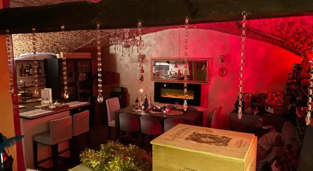 La Cave Rouge - fresh wine cave!, Забронировать Отель Сан-Марко - Сантиссима-Аннунциата Флоренция, рядом с Дом Буонаротти
