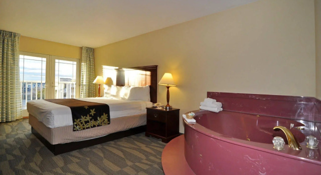 Gold Leaf Hotel of Dewey, Забронировать Отель Рехобот-Бич Delaware Beaches, рядом с Fifer Orchards Local-Fresh Market - Dewey Beach
