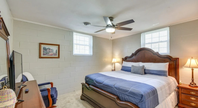 Seneca Abode w/ Furnished Deck < 10 Mi to Clemson!, Book Hotel Seneca South Carolina