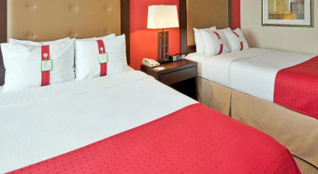 Четырёхместный номер Standard Holiday Inn Hotel & Suites Waco Northwest by IHG