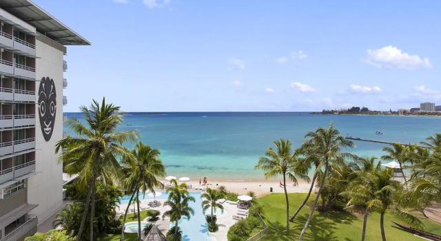 Кровать в общем номере Chateau Royal Beach Resort & Spa, Noumea