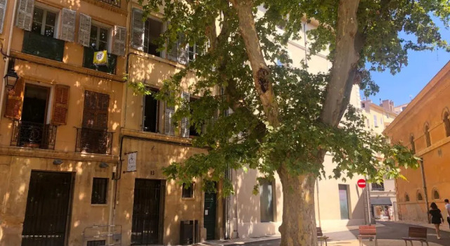 Beau 2 pièces 70 m2 au coeur du centre historique d'Aix en Provence, Забронировать Апартаменты/квартира Экс-ан-Прованс Буш-дю-Рон, рядом с Торговый центр Провансальские аллеи