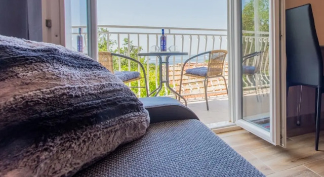 Апартаменты Comfort с балконом и с видом на море Apartments Dalmatia Blue