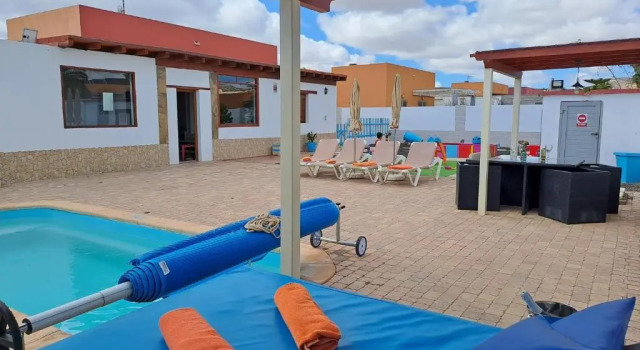 Вилла Villa Experience Heated Salty Water Pool