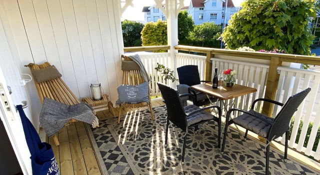 Трёхместный номер Premium с балконом и с видом на город Skaftö Hotell Villa Lönndal, Grundsund