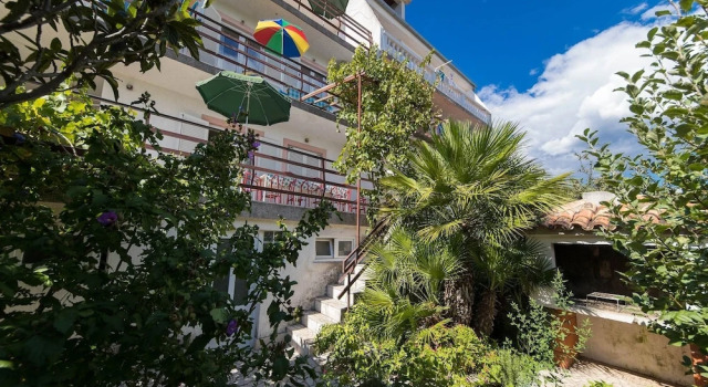 Apartments Biserka, Забронировать Апартаменты/квартира Отели Приморско-Горанской жупания с парковкой, Парковка
