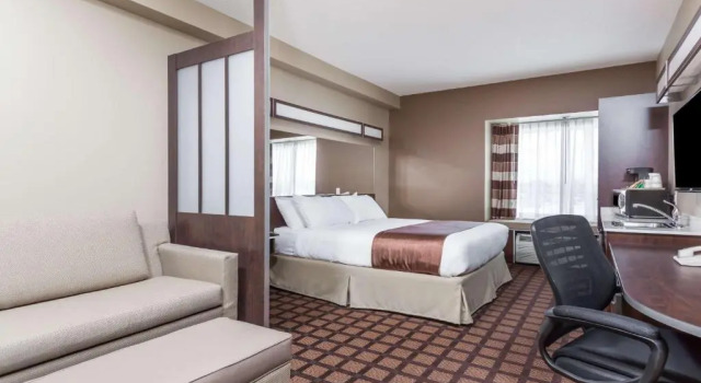 Люкс Microtel Inn & Suites by Wyndham - Timmins