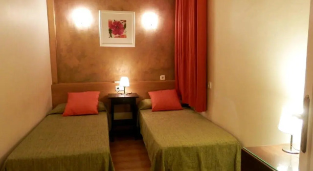 Номер Economy Barcelona Central Garden Hostal