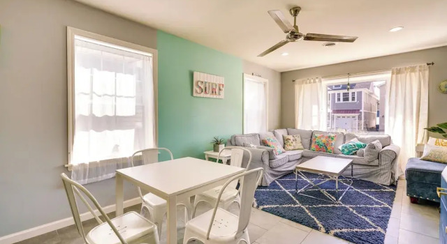 Коттедж The 1818 Home w/ Porch & Grill - 1 Mi to Beach!