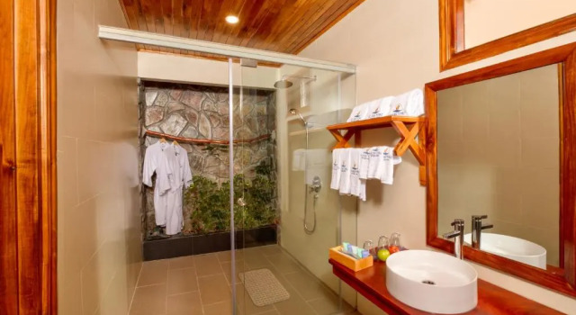 Трёхместный номер Superior Golden Topaz Phu Quoc Resort