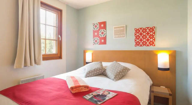 Résidence Pierre & Vacances Le Clos dEguisheim, Book Hotel Hotels in Alsace with a Pool, Swimming Pool