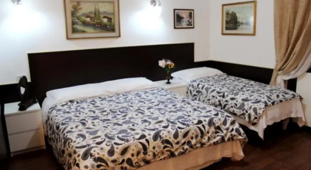 Четырёхместный номер Standard Gold House
