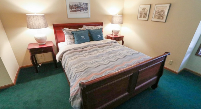 Sierra Megeve 8 Cozy Yet Spacious Condo, Just A Short Walk To Canyon Lodge by RedAwning