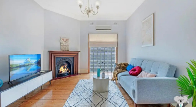 Коттедж Kozyguru Campsie Oldie But Goodie Look 4 Bed House Nca011