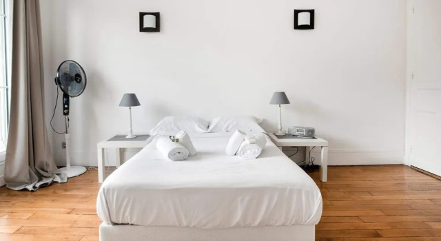 Bright Champerret Apartment Fits 4 in Paris 17th!, Забронировать Апартаменты/квартира Париж Иль-де-Франс, рядом с Eglise Suedoise