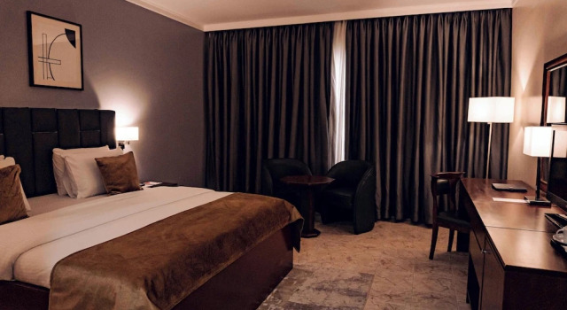 Camera Standard The Metropolitan Hotel Calabar