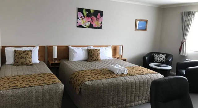 Четырёхместный люкс High Peaks Hotel