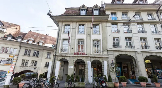Nydeck, Prenota Hotel Berna 