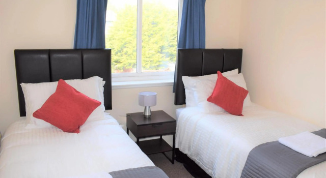 Kelpies Serviced Apartments Alexander- 2 Bedrooms, Забронировать Апартаменты/квартира Отели Центральной Шотландии с парковкой, Парковка