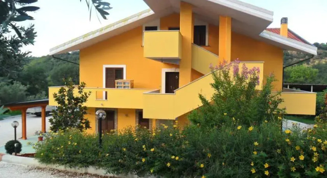 La Collina Delle Rose, Book Hotel Hoteller i Manoppello med parkering, Parkering