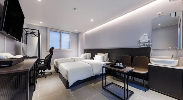 Номер Business Hotel the Rest