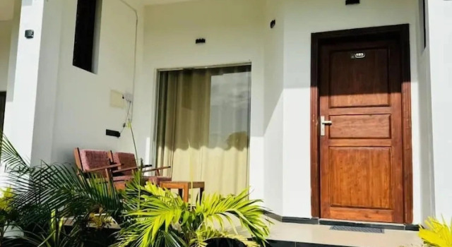 Трёхместный номер Standard с балконом и с видом на сад Asai surf inn Arugambay