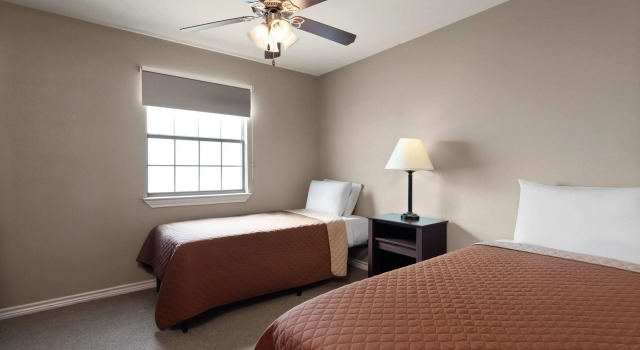 Eagle's Den Suites Carrizo Springs a Travelodge by Wyndham