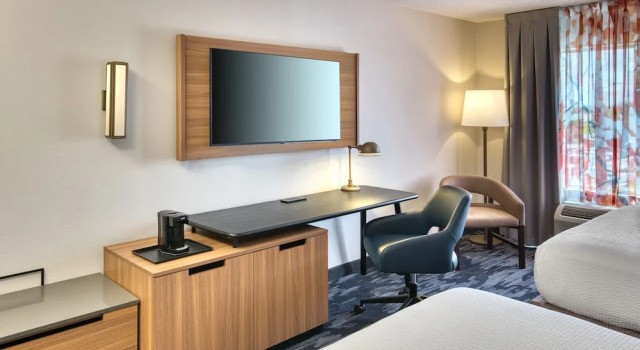 Люкс Fairfield Inn & Suites by Marriott Toronto Brampton