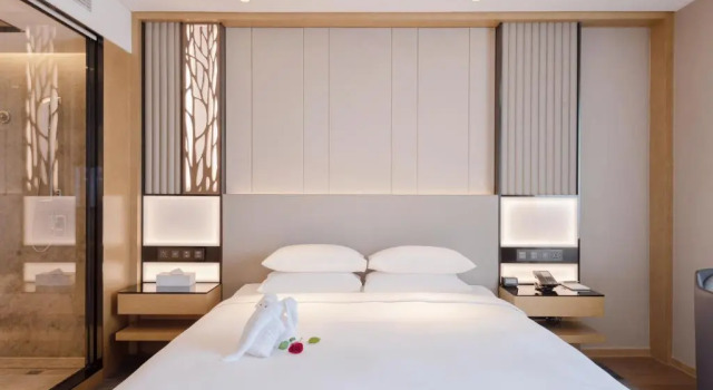 Номер Deluxe Courtyard by Marriott Hangzhou West