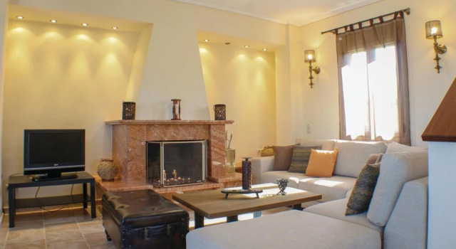 Nice Home in Koroni with Hot Tub, WiFi, Outdoor Swimming Pool, Book Hotel Hotels in Koroni with a Pool, Swimming Pool