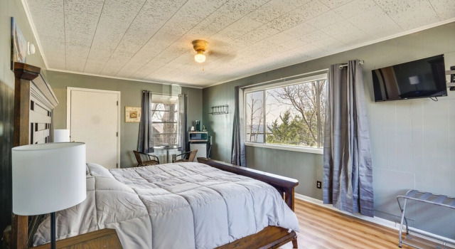 Unit 4 On the Strip! Lake Ozark Gem w/ Pool Access, Book Lejlighed Lake Ozark USA
