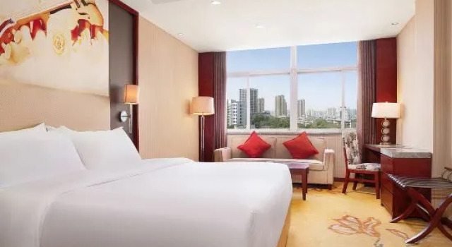 Люкс Vienna International Hotel (Changsha Railway College Linke University Subway Station)