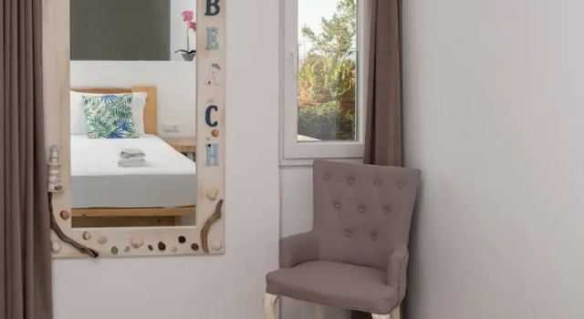 Полулюкс с видом на бассейн Aegean Apartments