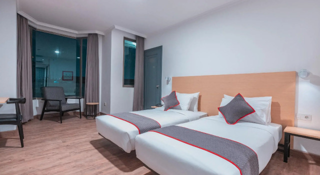Двухместный номер Deluxe Super OYO Townhouse 2 Hotel Gunung Sahari