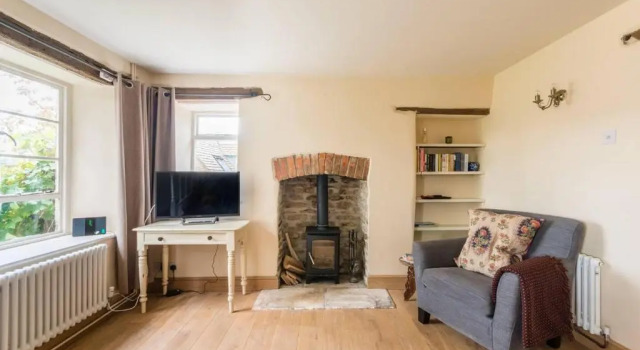 Lovely Cosy Stone Cottage in Tetbury, Cotswolds