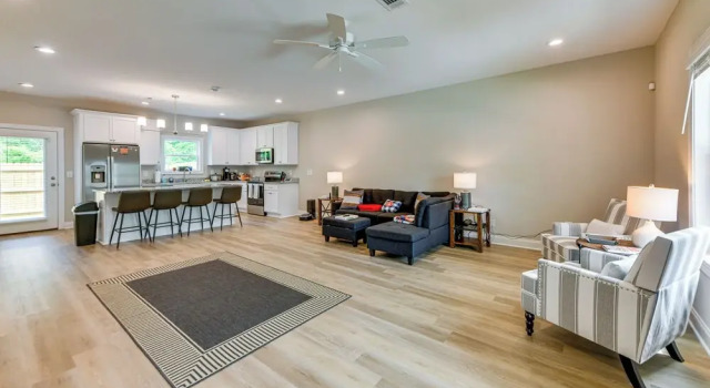 4 Mi to Auburn University: Townhome w/ Fenced Yard, Rezerwuj Apartament Auburn Alabama