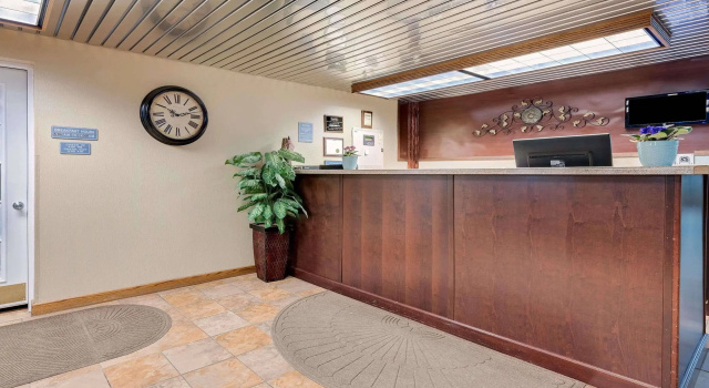 Travelodge by Wyndham Grand Forks, Забронировать Отель Гранд-Форкс штат Северная Дакота